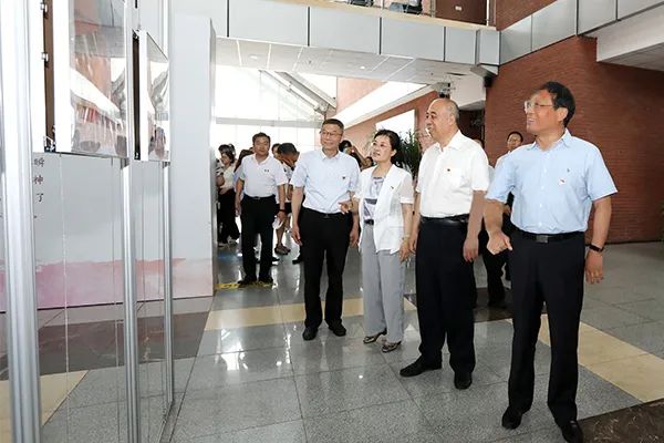 威尼斯官网庆祝中国共产党成立100周年系列展览开幕